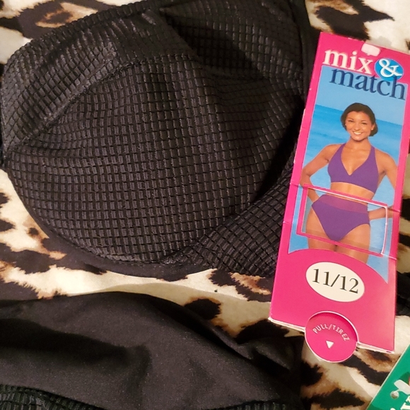 Swimsuit black 2 piece - Picture 2 of 9